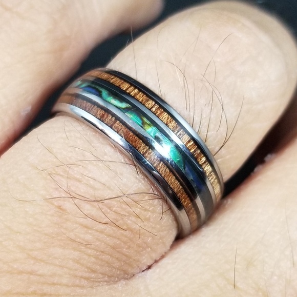 Hawaiian Koa Wood Ring with Abalone Shell - Picture 2 of 3